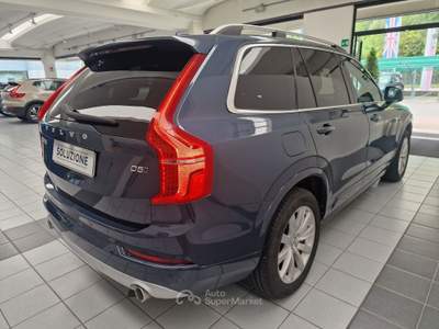 Volvo XC90 D5 AWD Geartronic 7 posti Momentum Euro 6 D-Temp Blu/Azzurro usata Novara