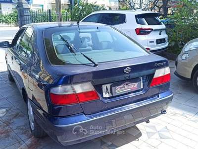 Nissan Primera 1.6i 16V 5 porte SE Blu/Azzurro usata Castrovillari
