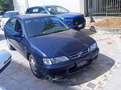 Nissan Primera 1.6i 16V 5 porte SE Blu/Azzurro usata Castrovillari