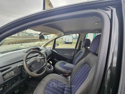 Lancia Musa 16V Platino GPL Nero usata Andria