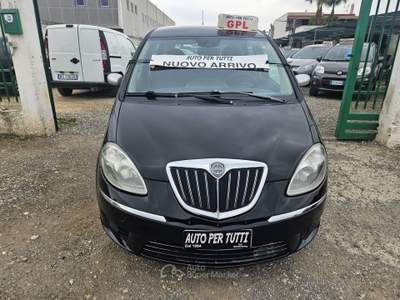 Lancia Musa 16V Platino GPL Nero usata Andria