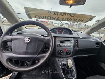Lancia Musa 16V Platino GPL Nero usata Andria