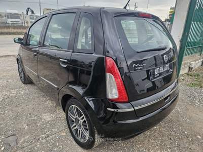 Lancia Musa 16V Platino GPL Nero usata Andria