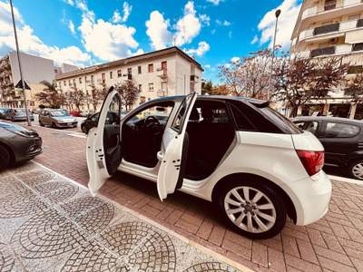 Audi A1 SPB 1.6 TDI 90 CV Adatta a Neopatentati Bianco usata Andria
