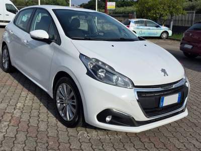 Peugeot 208 1.2 puretech Active gpl 82cv 5p Bianco usata CALVI RISORTA