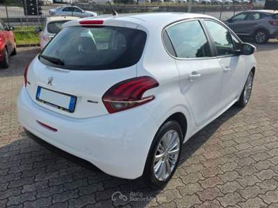 Peugeot 208 1.2 puretech Active gpl 82cv 5p Bianco usata CALVI RISORTA
