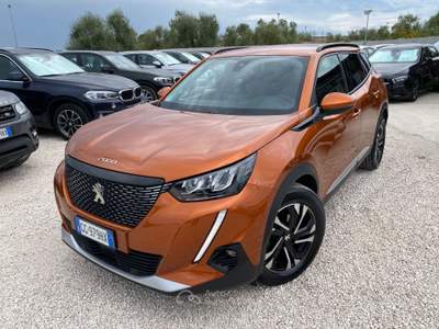 Peugeot 2008 S&S Allure Pack IVA ESPOSTA UNICO PROPRIETARIO NEOPATENTATI Arancione usata Corato