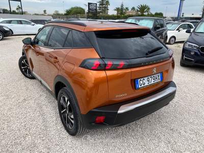 Peugeot 2008 S&S Allure Pack IVA ESPOSTA UNICO PROPRIETARIO NEOPATENTATI Arancione usata Corato