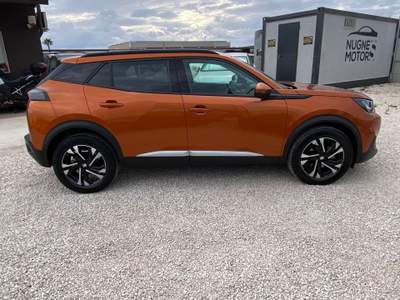 Peugeot 2008 S&S Allure Pack IVA ESPOSTA UNICO PROPRIETARIO NEOPATENTATI Arancione usata Corato