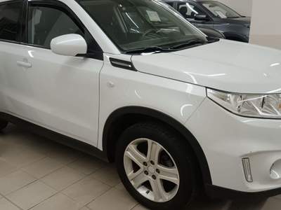 Suzuki Vitara (2015) 1.6 VVT V-Top Bianco usata Torino