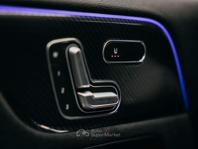 Mercedes-Benz GLA GLA 180 d Business Solution AMG  AMG-Line  Panorama Blu/Azzurro usata La Valle