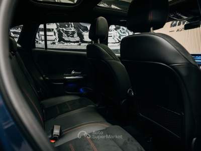Mercedes-Benz GLA GLA 180 d Business Solution AMG  AMG-Line  Panorama Blu/Azzurro usata La Valle