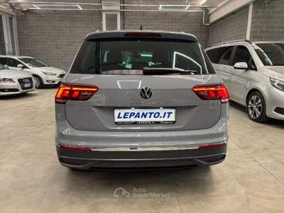 Volkswagen Tiguan Tiguan 2.0 TDI 150 CV SCR DSG Life Grigio usata Verona