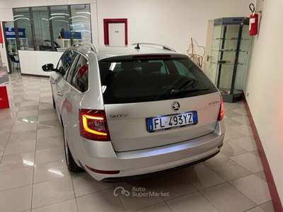 Skoda Octavia Octavia 2.0 TDI CR DSG Wagon Style Argento usata Concesio