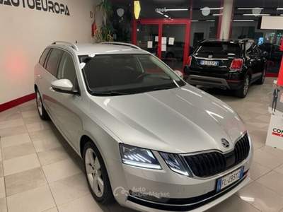 Skoda Octavia Octavia 2.0 TDI CR DSG Wagon Style Argento usata Concesio