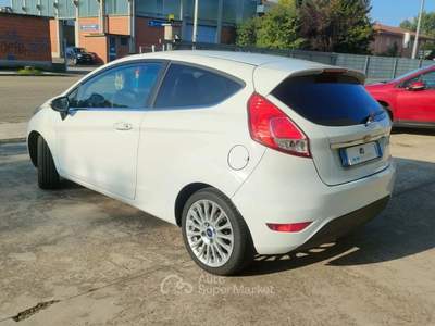 Ford Fiesta 1.5 TDCi 75CV 3 porte Titanium Bianco usata Asti