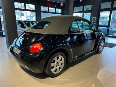 Volkswagen New Beetle 1.6 Cabrio Nero usata Padova