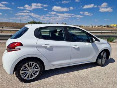 Peugeot 208 5 porte Allure Bianco usata Gravina in Puglia