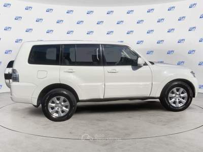 Mitsubishi Pajero 3.2 cr Instyle 5p auto AUTOCARRO Bianco usata Pistoia