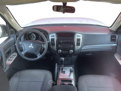 Mitsubishi Pajero 3.2 cr Instyle 5p auto AUTOCARRO Bianco usata Pistoia