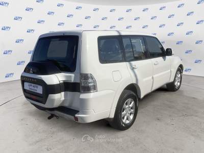 Mitsubishi Pajero 3.2 cr Instyle 5p auto AUTOCARRO Bianco usata Pistoia
