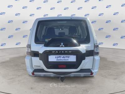 Mitsubishi Pajero 3.2 cr Instyle 5p auto AUTOCARRO Bianco usata Pistoia