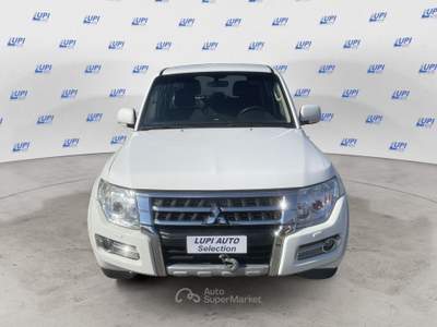 Mitsubishi Pajero 3.2 cr Instyle 5p auto AUTOCARRO Bianco usata Pistoia