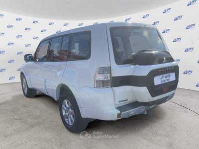 Mitsubishi Pajero 3.2 cr Instyle 5p auto AUTOCARRO Bianco usata Pistoia