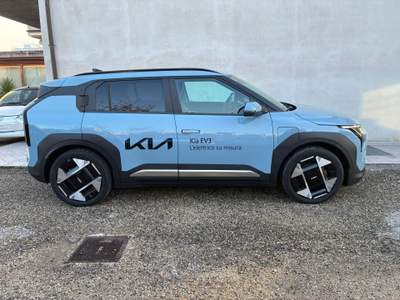 Kia EV3 EV3 81.4 kWh Earth Blu/Azzurro usata Grottammare
