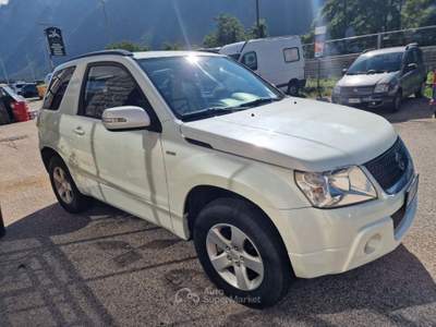 Suzuki Grand Vitara 1.9 DDiS 3 porte Offroad Bianco usata Levico Terme