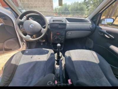 Fiat Punto FIAT PUNTO Bianco usata Raviscanina