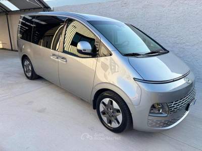 Hyundai Staria 2.2 AT 2WD 9 posti Wagon Grigio usata Pesaro