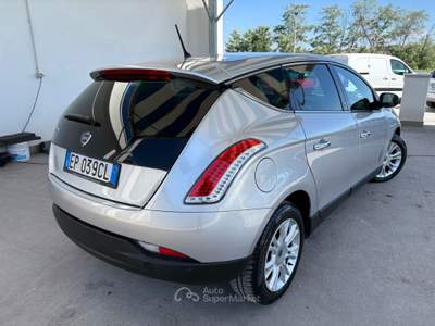 Lancia Delta DPF 105 CV Gold Argento usata ALTAMURA
