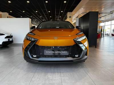 Toyota C-HR 2.0 PHEV Lounge Premiere Arancione usata Sassari