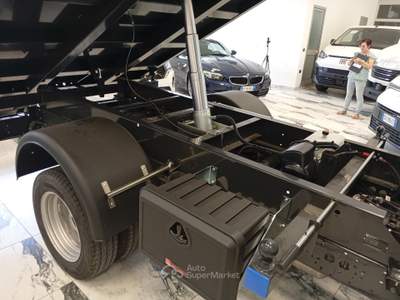 Iveco Daily RIBALTABILE TRILATERALE  nuovo Bianco usata Mede