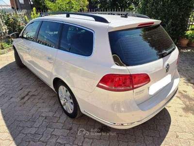 Volkswagen Passat 2.0 tdi Comfortline(140cv) Bianco usata Riccione