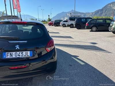 Peugeot 208 208 BlueHDi 75 5p. Allure Nero usata Lavis
