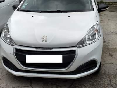 Peugeot 208 BlueHDi 100 CV 5 porte Active Bianco usata Afragola