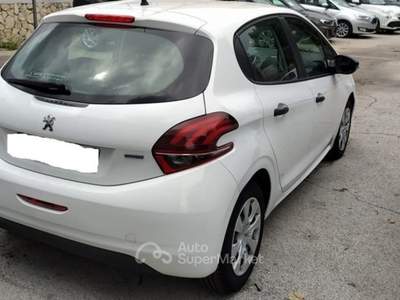 Peugeot 208 BlueHDi 100 CV 5 porte Active Bianco usata Afragola