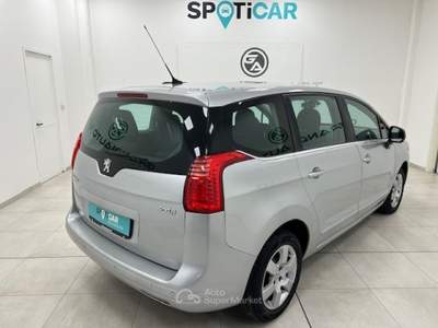 Peugeot 5008 I -  1.6 hdi 8v Active 115cv Argento usata Novi Ligure