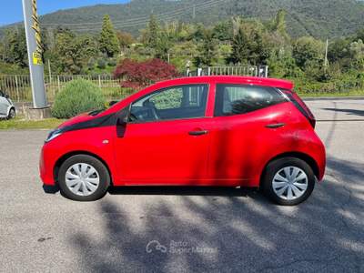 Toyota Aygo Adatta Neopatentati Rosso usata Zandobbio