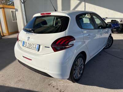 Peugeot 208 5 porte Active Bianco usata ALTAMURA
