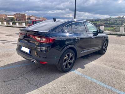 Renault Arkana Perfette condizioni come nuova. Consumi 5.2/100. Per neopatenta Nero usata Vibo Valentia