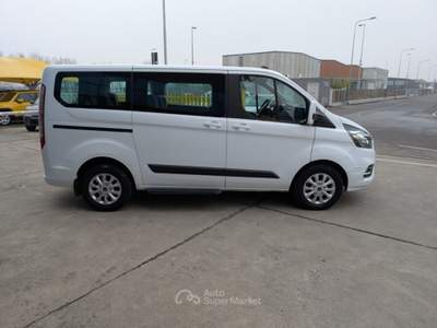 Ford Tourneo Custom 320 2.0TDCi 130CV Trend 9 posti - NAVI - Telecam Bianco usata Cremosano