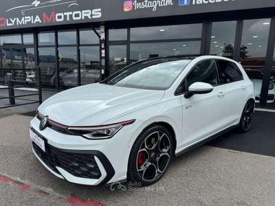 Volkswagen Golf 8.5 TSI PERFORMANCE DSG NAVI MATRIX 19 TETTO Bianco usata Ciampino