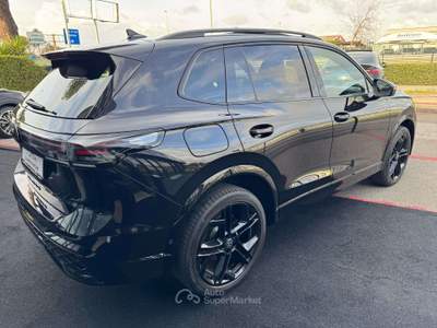 Volkswagen Tiguan 2.0 TDI 4M R LINE DSG NAVI MATRIX 20 KAMERA TETTO Nero usata Ciampino