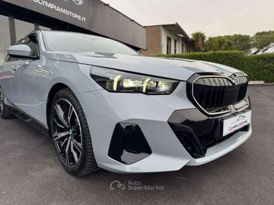 BMW Serie 5 520d 520 D T. M SPORT PRO TETTO LASER KAMERA PELLE ICONIC Grigio usata Ciampino