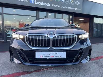 BMW Serie 5 520d 520 D M SPORT 48V LASER H&K KAMERA 360 TETTO CARBON Nero usata Ciampino