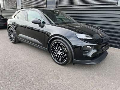 Porsche Macan EV 4 BOSE MATRIX TETTO SPORT CHRONO SOSP. 360° Nero usata Ciampino