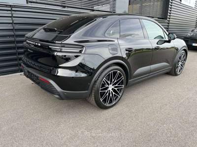 Porsche Macan EV 4 BOSE MATRIX TETTO SPORT CHRONO SOSP. 360° Nero usata Ciampino